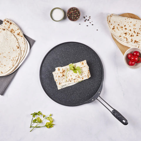 Karaca Love of Kitchen grijze pan voor pannenkoeken en lavash 34 cm